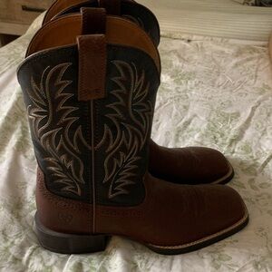Ariat Men's Brown and Black Western Boots- BRAND NEW